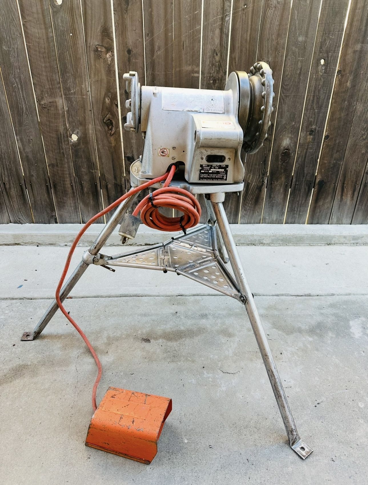 Ridgid Pipe Threader 300- T2 w/ tripod and foot switch