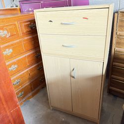 😍DRESSER 24” X 12” X 47” SEPARATES IN 2 PIECES😍