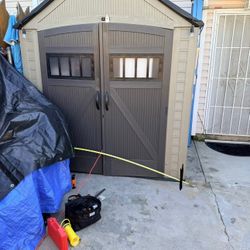 Rubbermaid Storage Unit