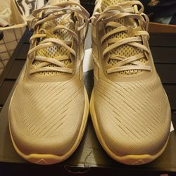 Adidas Supernova Ease Size 13.