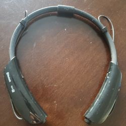 NICE SOUND BLUETOOTH HAND FREE HEADSET SOUND GOOD LOOKING 