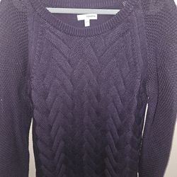 Like new womens sweater size L