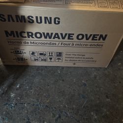 Samsung Bespoke 2.1 Ft.³ 1000 Watts Model Number ME21DG 6500 Mt