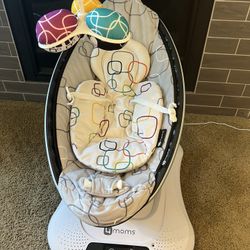 4moms mamaRoo 4 Bluetooth-Enabled high-tech Baby Swing - Soft, Plush Fabric with 5 Unique motions