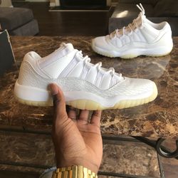 Air Jordan Retro 11 “Frost White” 7Y