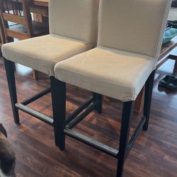 Teo 25.5 Inch High Bar Stools With Off White Cloth Seats. 