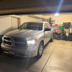 2017 RAM 1500 – Clean Title – Runs Great 5.7L Hemi 