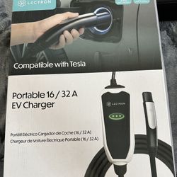 BRAND NEW LECTRON PORTABLE 16 /  32A EV CHARGER, COMPATIBLE WITH TESLA