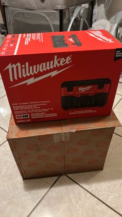 Milwaukee M18 2-Gallon Wet/Dry Vacuum 0880-20 - Brand New