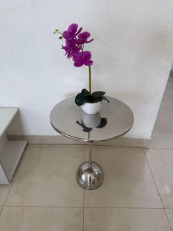 Optimistic Pedestal Metal Side Table Chrome 🤍 Mesita Auxiliar Metálica