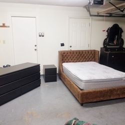 recamara full size con colchones cajonera y buro excelentes condiciones 