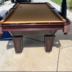 Pool Table 8ft Bruinswick ( Free Delivery & Set Up ) 