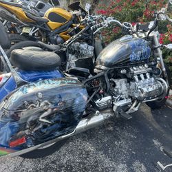 Honda Valkyrie, Gas Tank rear fender, saddlebags side covers possible front fender, custom paint not selling complete bike
