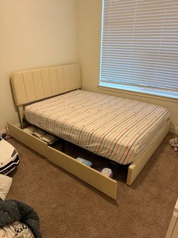 Queen bed with drawers