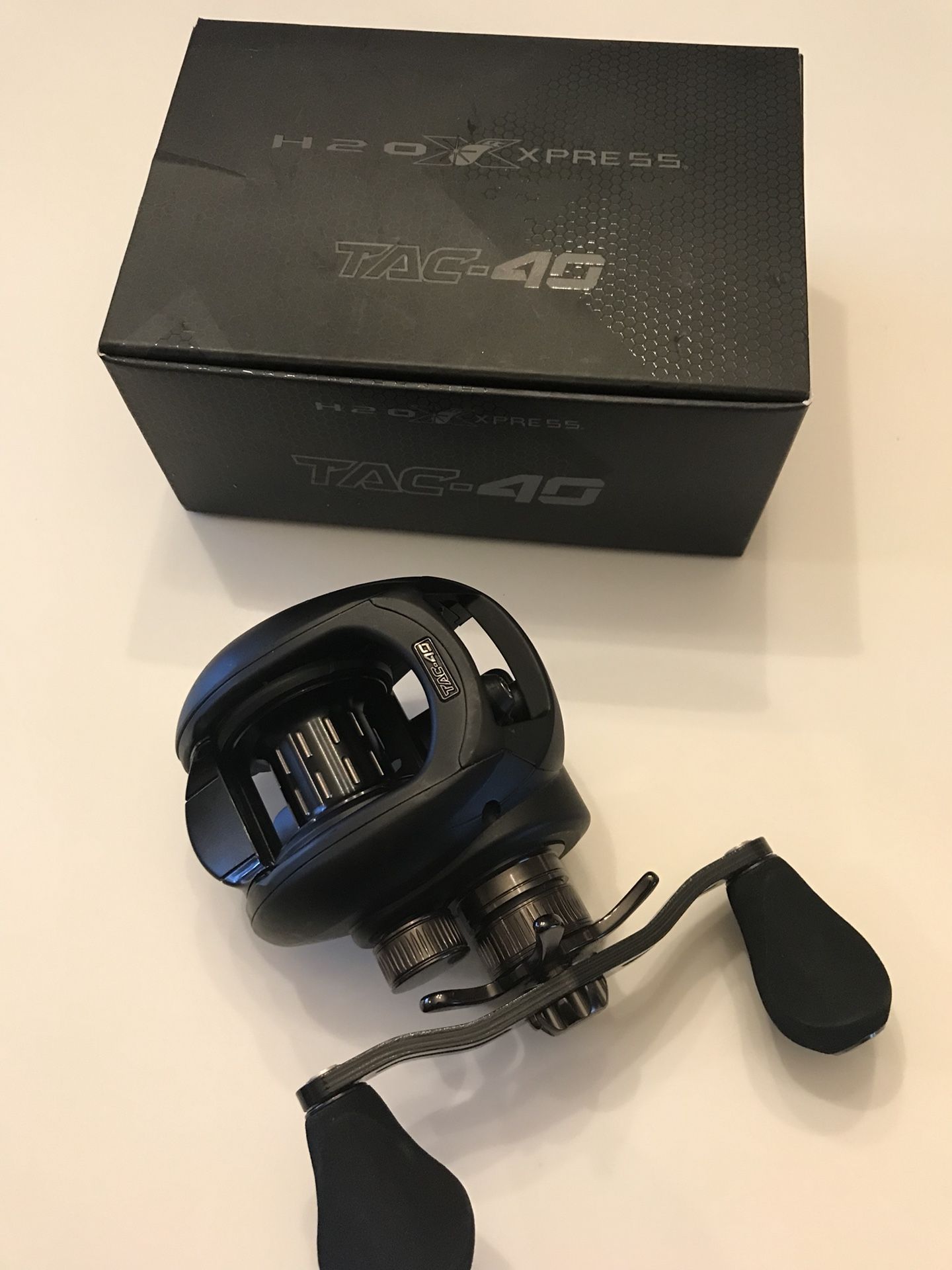NEW H2O Xpress TAC-40 right hand baitcaster fishing reel