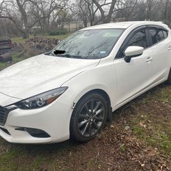 Mazda 3 2018Hatchback Clean Title