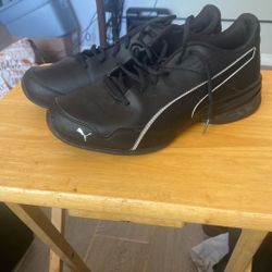 Puma Shoes  Size 11