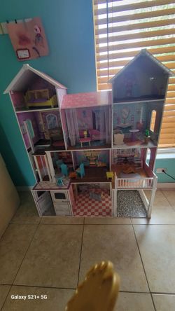 Doll house