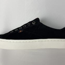 Brand New Cariuma X Deus collab 