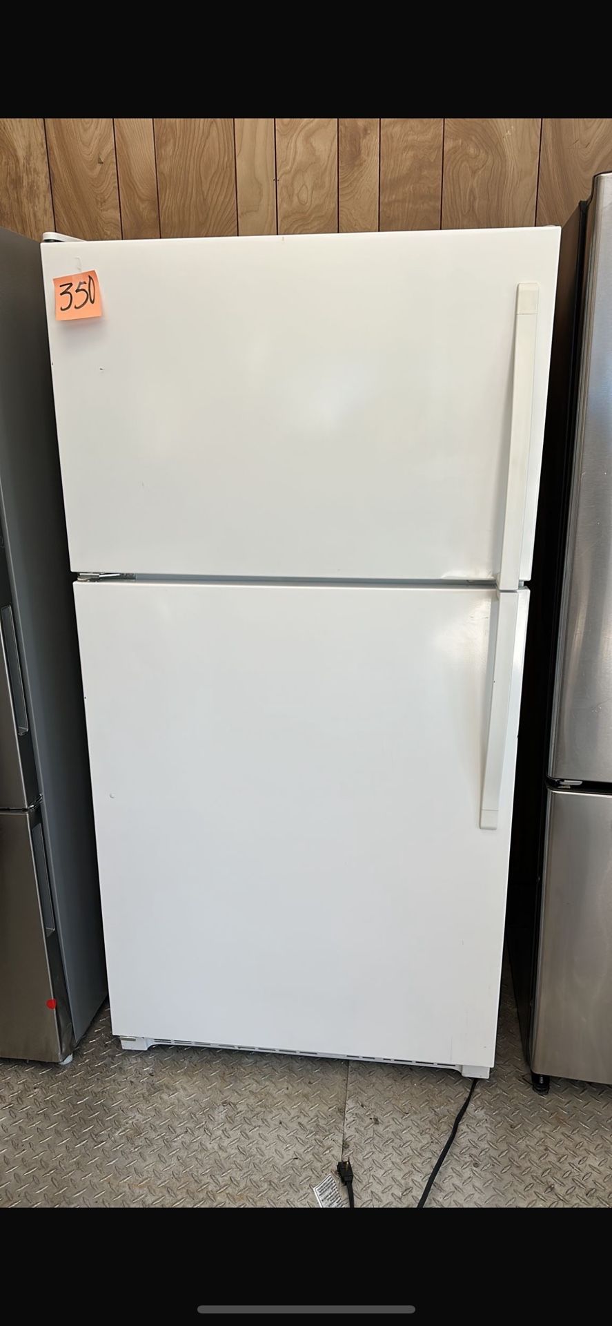 Whirlpool 33” Top/Freezer-Bottom Refrigerator 