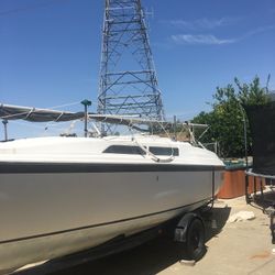 Macgregor 26S Sailboat