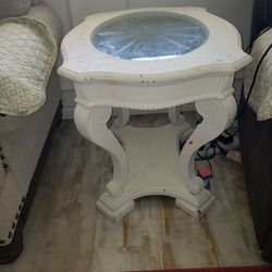 End Tables - White With Inlaid Glass (4 Of Them) 