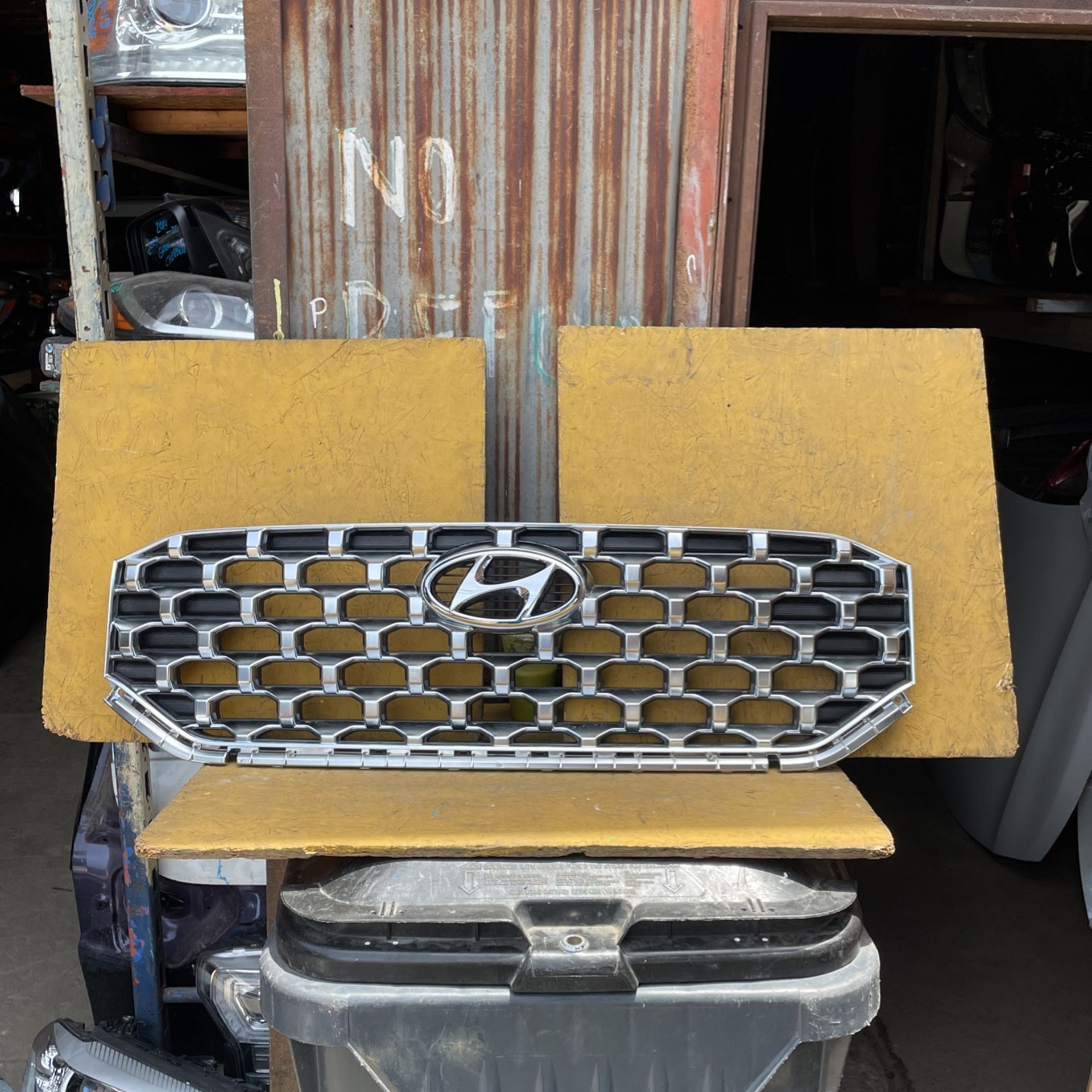 2021-2022 Hyundai Santa Fe Grille Oem Vintage Large Italian Deruta Covered Dish