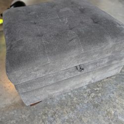 Thomasville Storage Ottoman