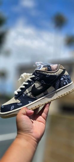 Nike SB Dunk Low
Travis Scott