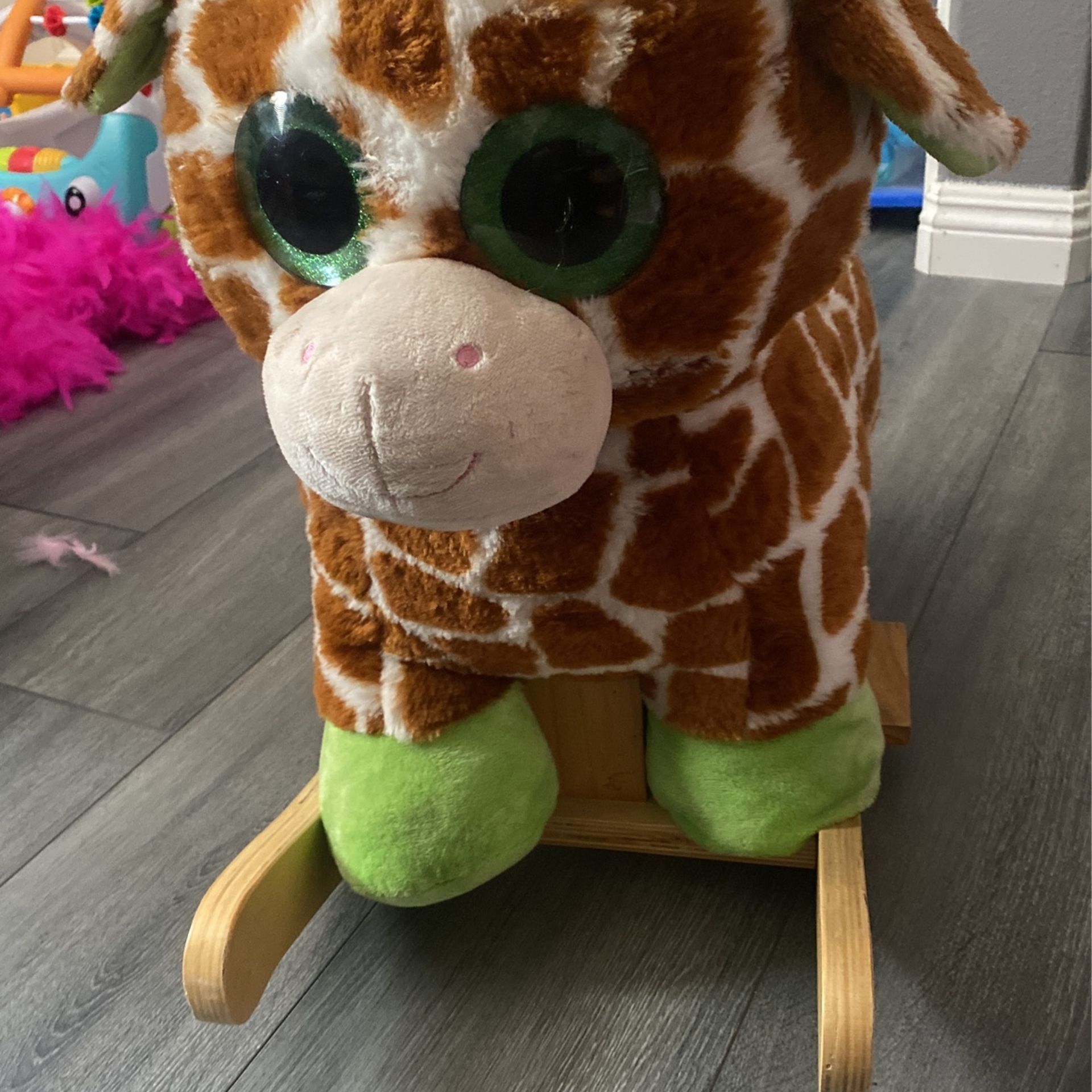 Hugfun shop giraffe rocker