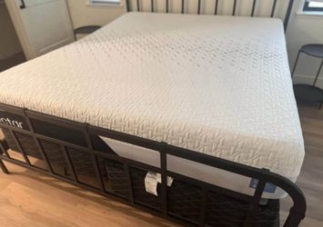 Nectar memory foam mattress bed - like new