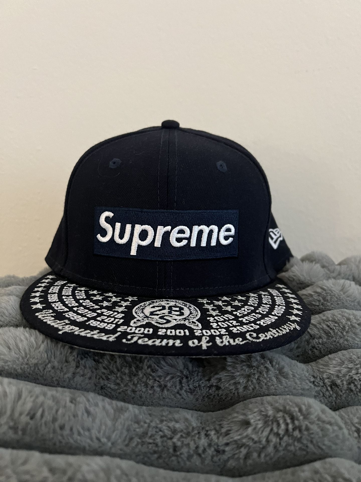 Supreme Fitted Hat 7 5/8