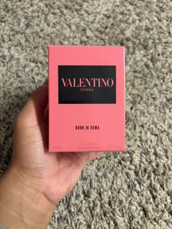 Valentino Born in Roma Donna (100ml / 3.4 fl oz) ✨ A bold, modern floral fragrance with a sophisticated twist. 📦 Brand new – sealed, never opened. 💎