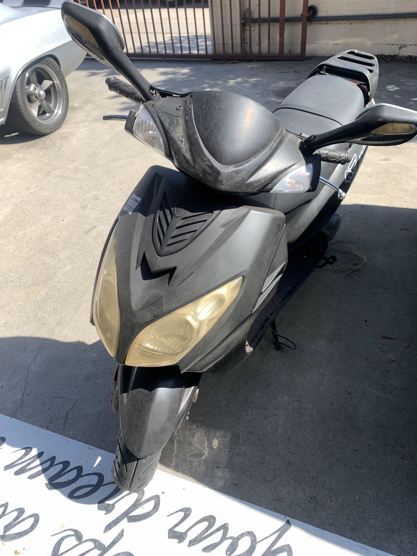 GSR 150cc Moped