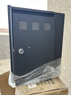Black Locking Mailbox 