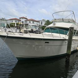 1982 Hatteras Convertible Sportfish 