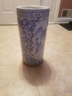 Beautiful 18" tall ceramic flower pot.
