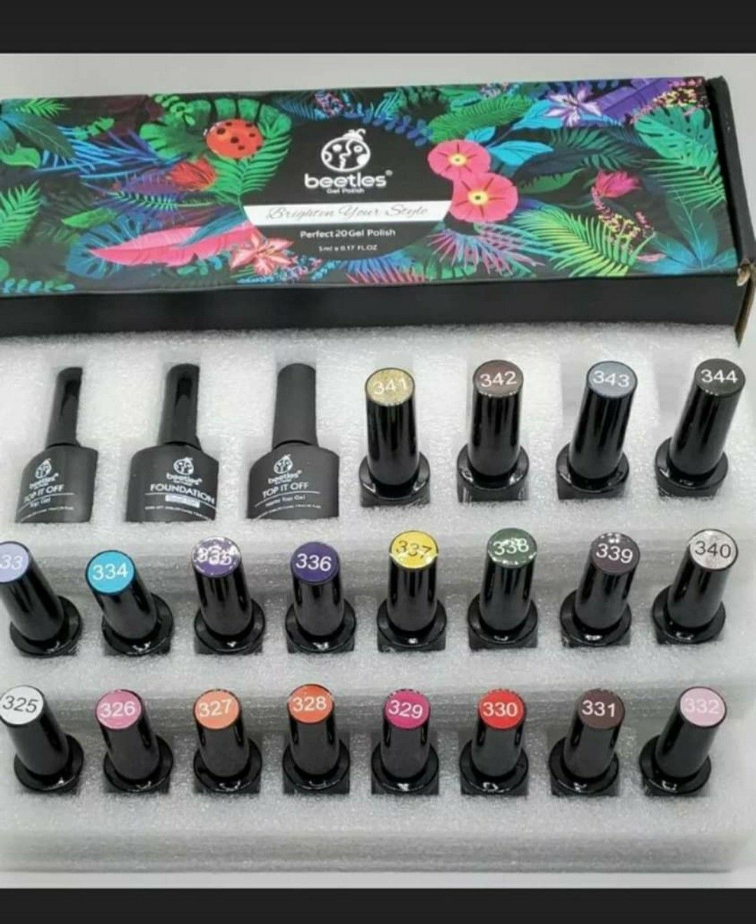 Uv gel nail polishes