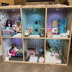 American Girl Doll House with Accessories & Dolls