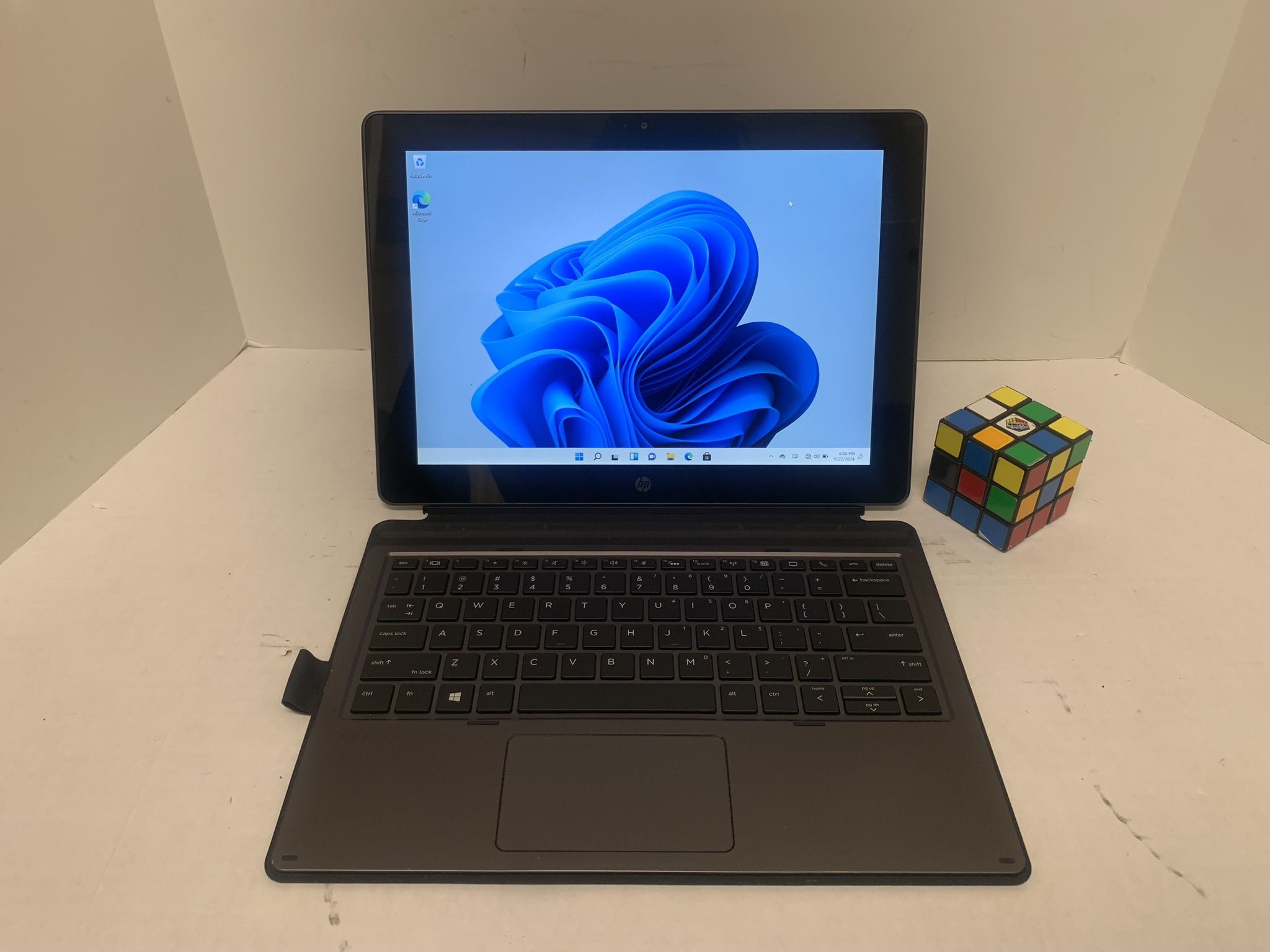 Touchscreen HP Laptop i5-7Y57 8 GB RAM, 512 GB SSD, Fully Loaded