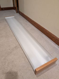 4' Fluorescent Light Fixture