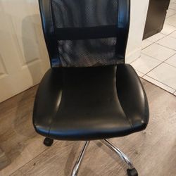 Office Chairs 
