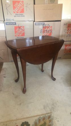 Drop leaf table