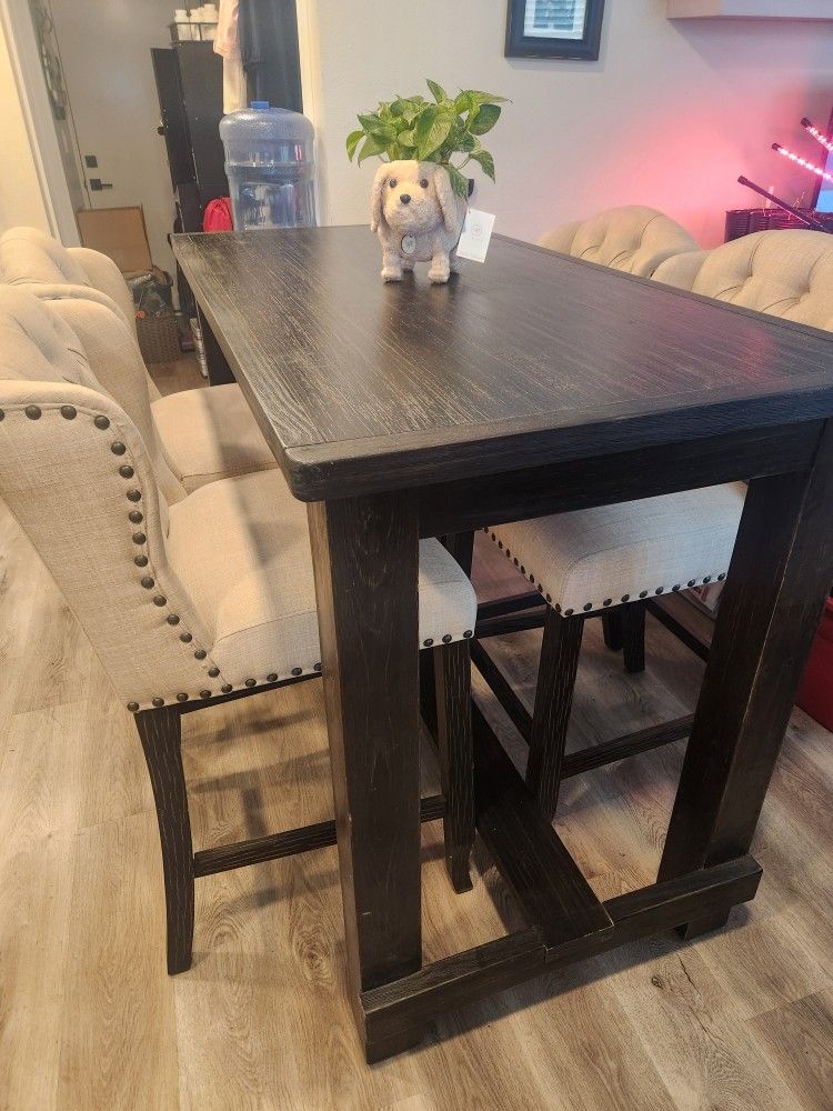 High Ball Wooden Black Dinning Room Table 4 Cloth Covered Chairs