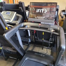 2025 Model Nordictrack Commercial 2450 Treadmill  - 12% incline 12mph max speed- 22" belt 