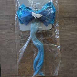 
Disney Park Princess Cinderella a Light Up Hair Bow Glass Slipper Disneyland NWT. Condition is New.