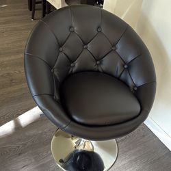Swivel chair