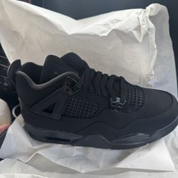 Black cats Size 7.5