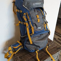 HIKING  BACKPACK 