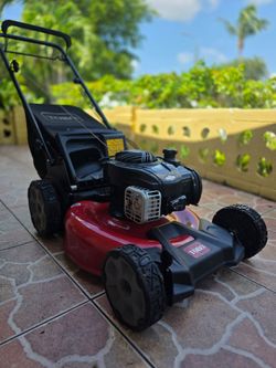 Toro self propelled mower Guaranteed to Start 140cc almost new